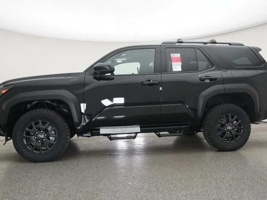 2025 Toyota 4Runner SR5 photo 1