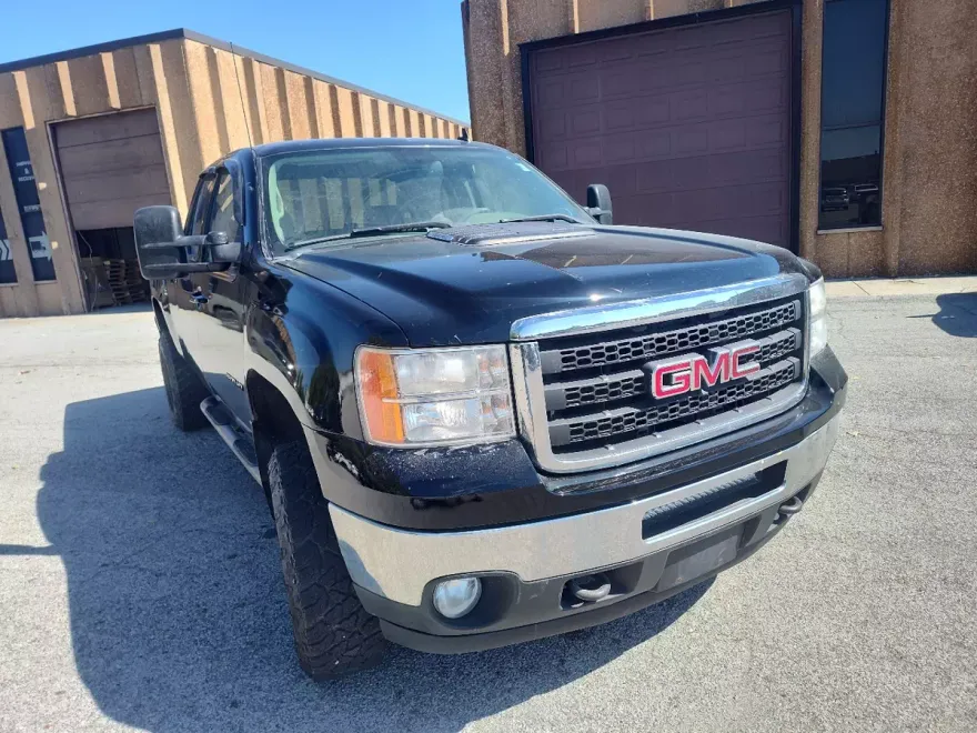 2011 Gmc Sierra SLE photo 1