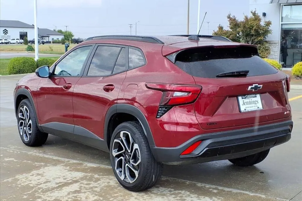 2025 Chevrolet Trax RS photo 1