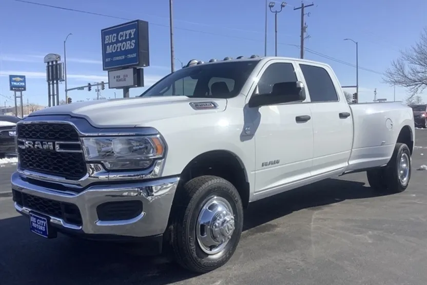 2022 Ram 3500 Tradesman photo 1