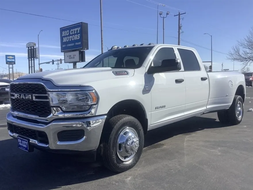 2022 Ram 3500 Tradesman photo 1