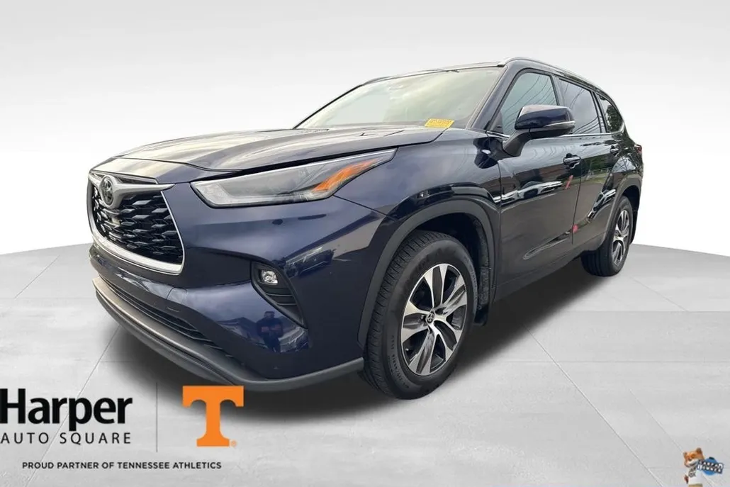 2022 Toyota Highlander XLE photo 1