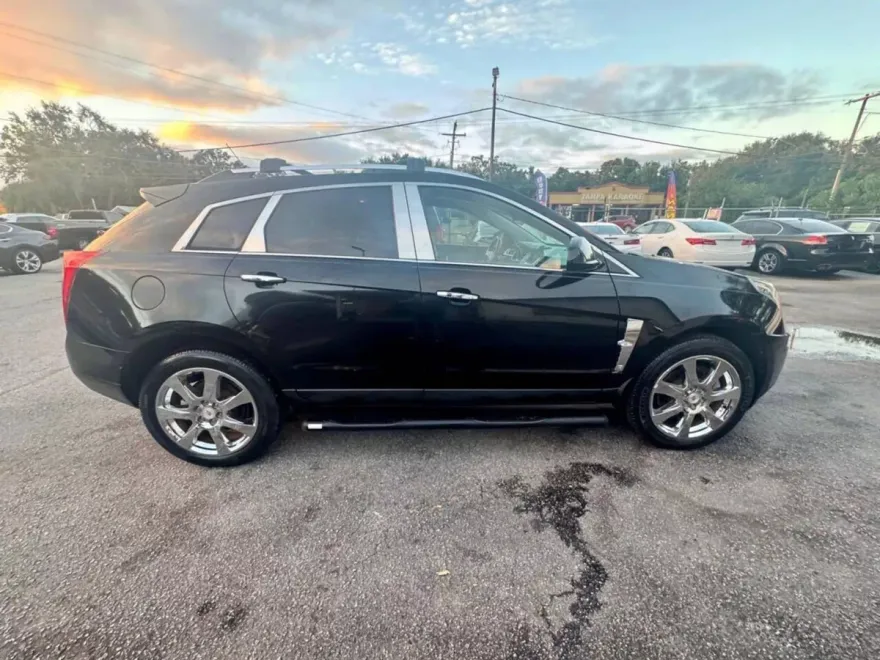 2010 Cadillac SRX Premium photo 1