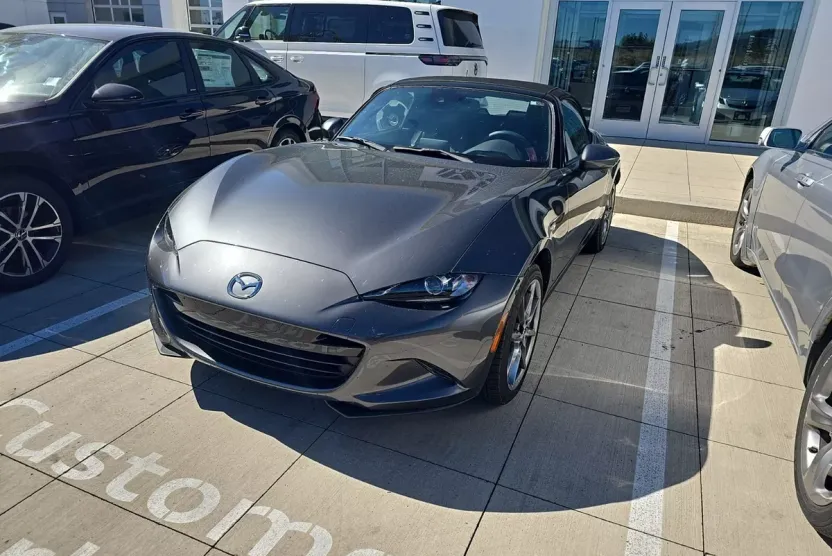 2023 Mazda MX-5 Miata Grand Touring photo 1