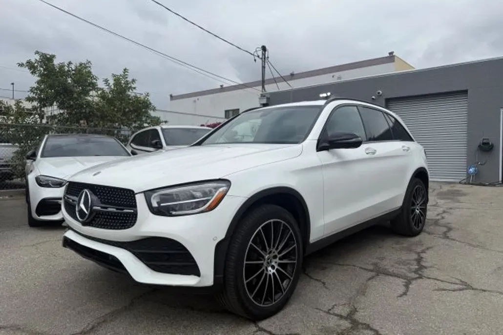 2021 Mercedes Benz GLC 300 photo 1