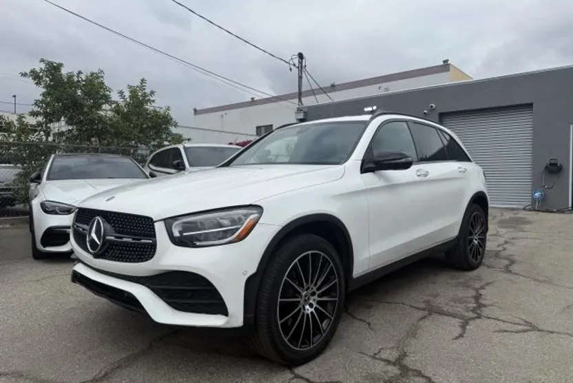 2021 Mercedes Benz GLC 300 photo 1