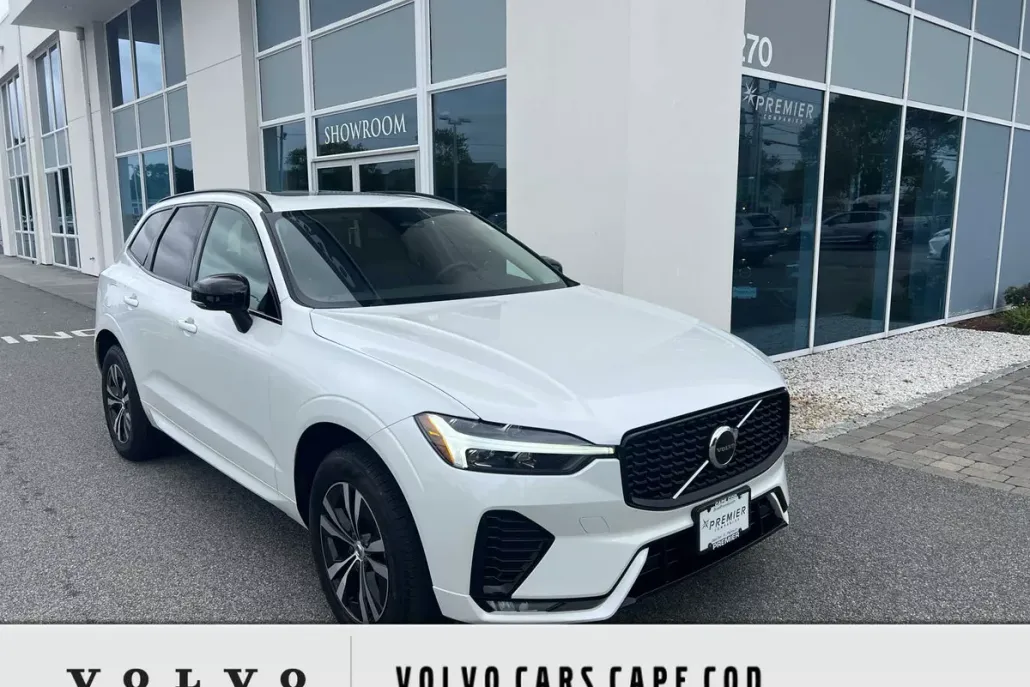 2025 Volvo XC60 B5 Core photo 1