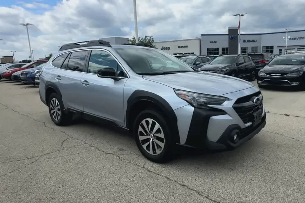 2025 Subaru Outback Premium photo 1