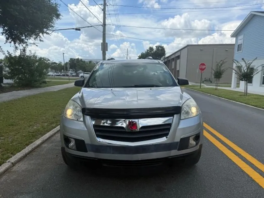 2008 Saturn Outlook XE photo 1
