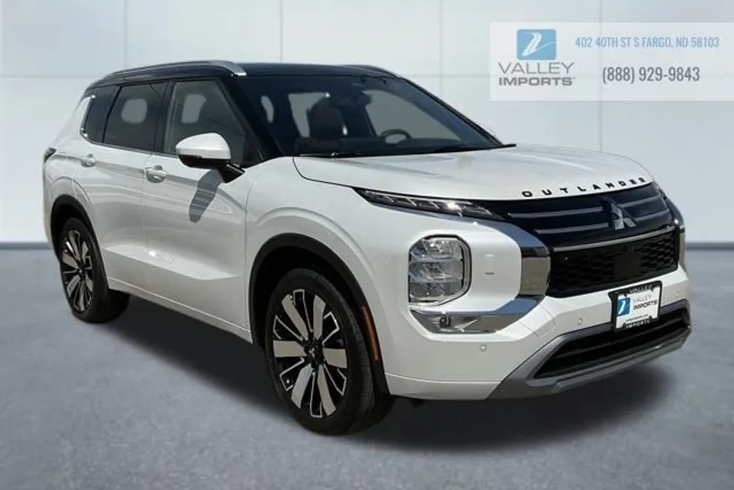 2025 Mitsubishi Outlander SEL photo 1