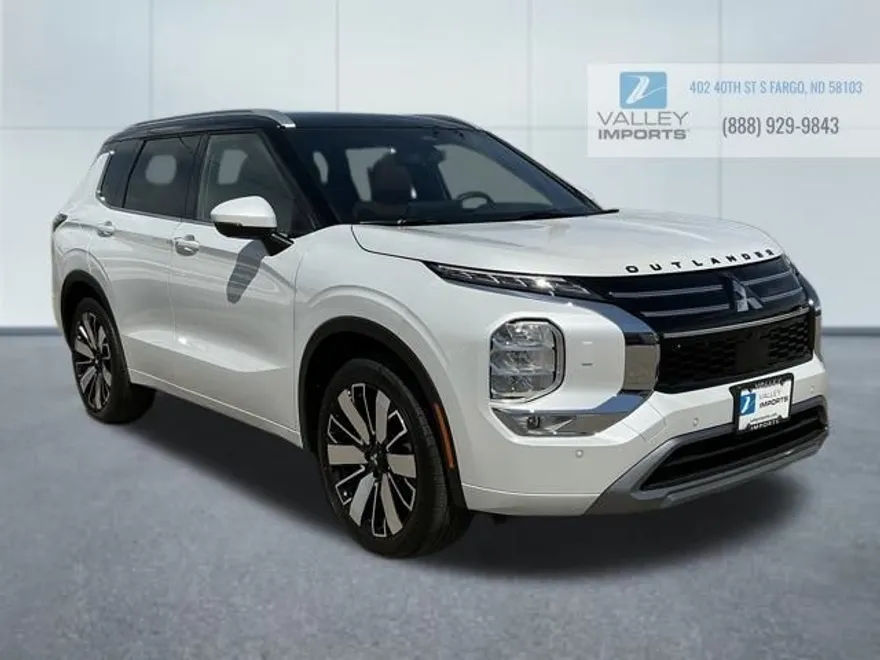 2025 Mitsubishi Outlander SEL photo 1