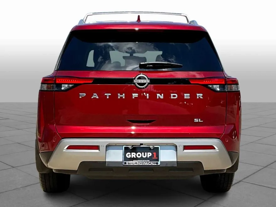 2024 Nissan Pathfinder SL photo 1