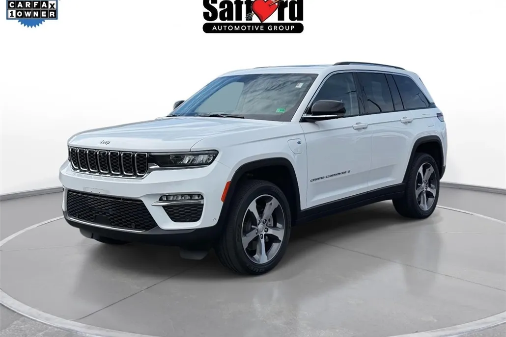 2023 Jeep Cherokee 4xe photo 1