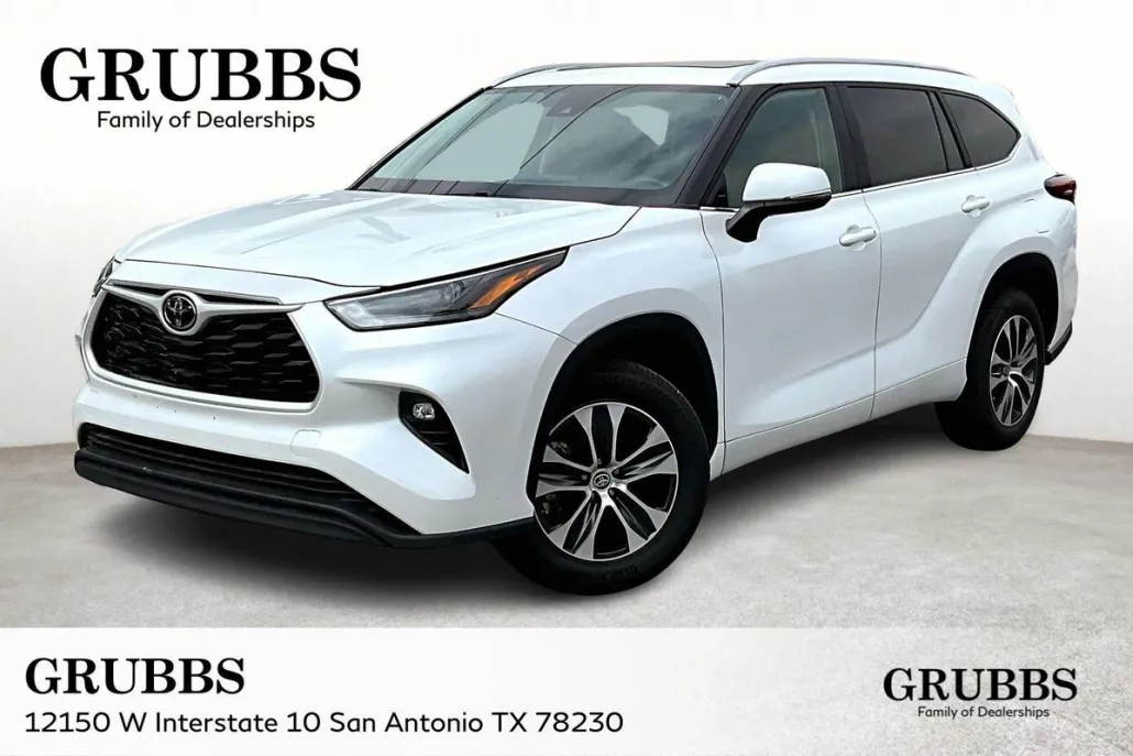 2023 Toyota Highlander L photo 1