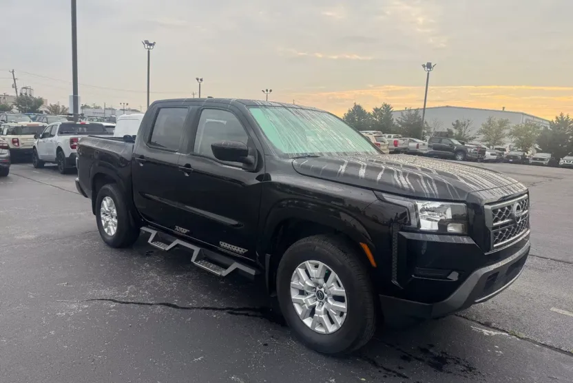 2022 Nissan Frontier SV photo 1
