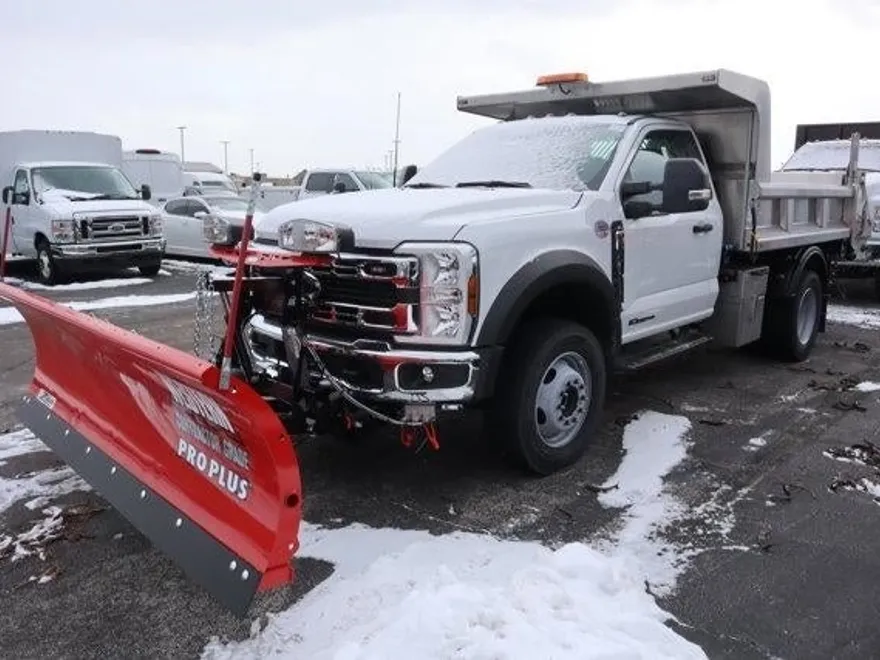 2024 Ford F-600 photo 1
