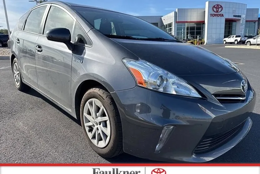 2012 Toyota Prius V photo 1
