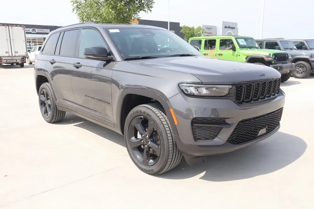 2025 Jeep Grand Cherokee Altitude X photo 1