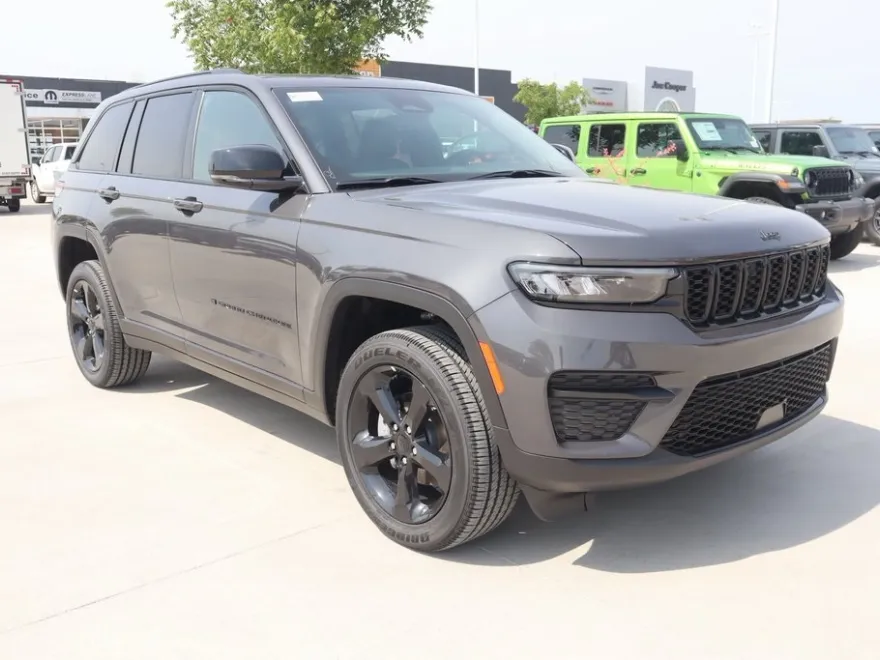 2025 Jeep Grand Cherokee Altitude X photo 1