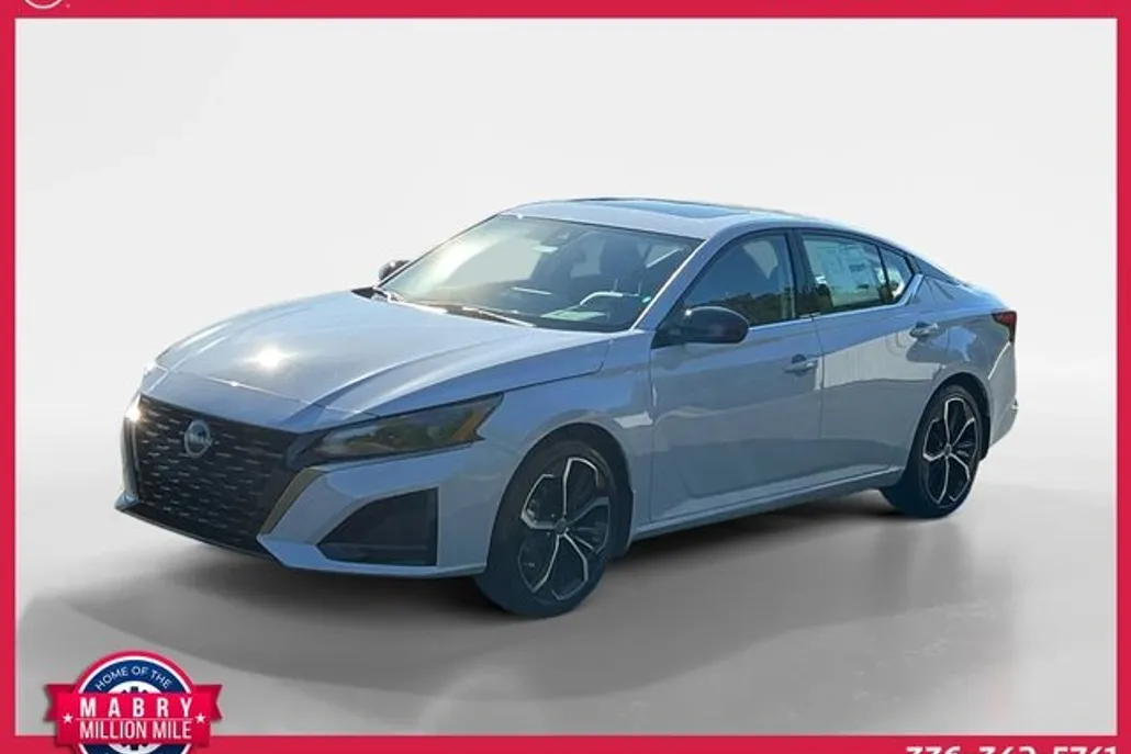 2025 Nissan Altima SR photo 1