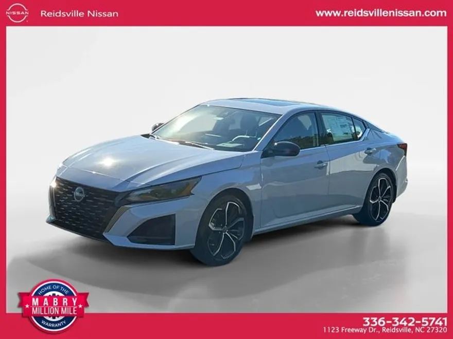 2025 Nissan Altima SR photo 1