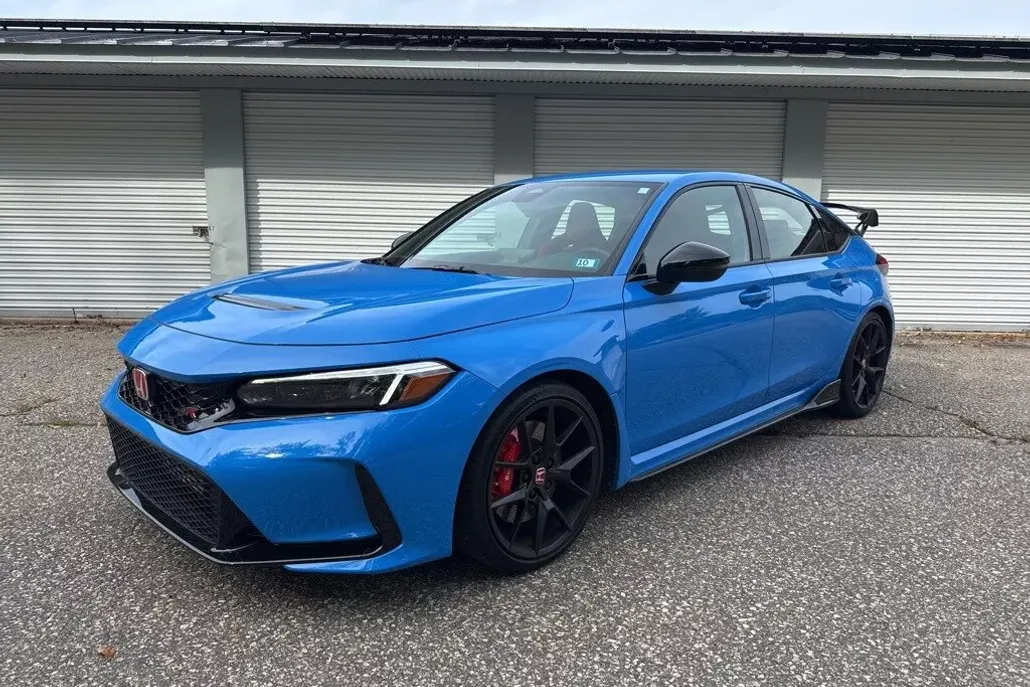 2024 Honda Civic Type R Hatchback photo 1