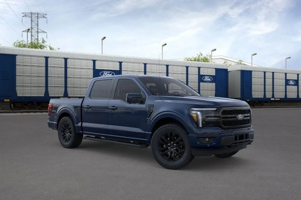 2025 Ford F-150 Lariat photo 1