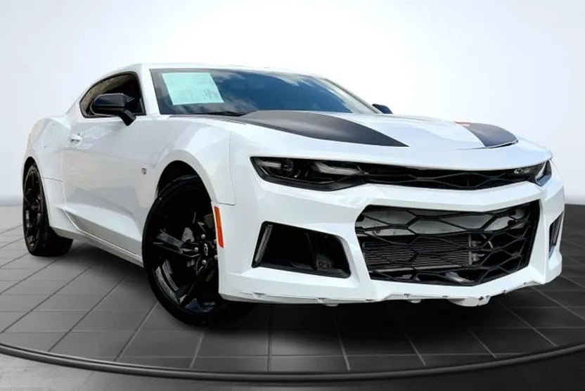 2023 Chevrolet Camaro 2LT 3LT photo 1