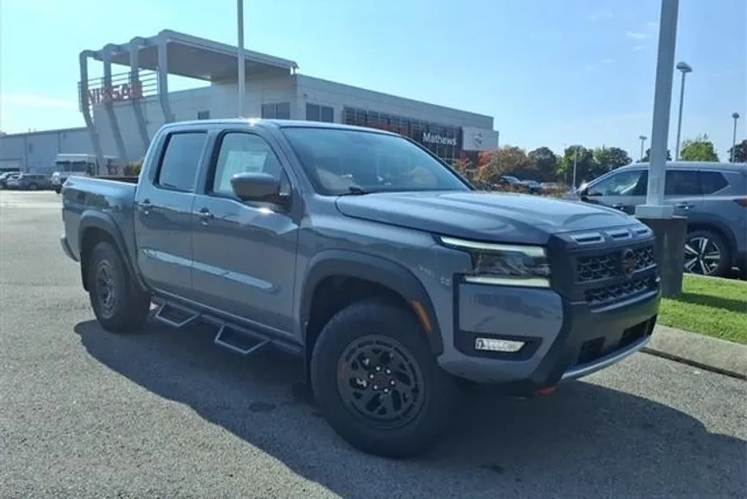 2026 Nissan Frontier Crew Cab PRO-4X photo 1
