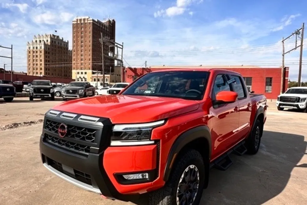 2025 Nissan Frontier PRO-4X photo 1