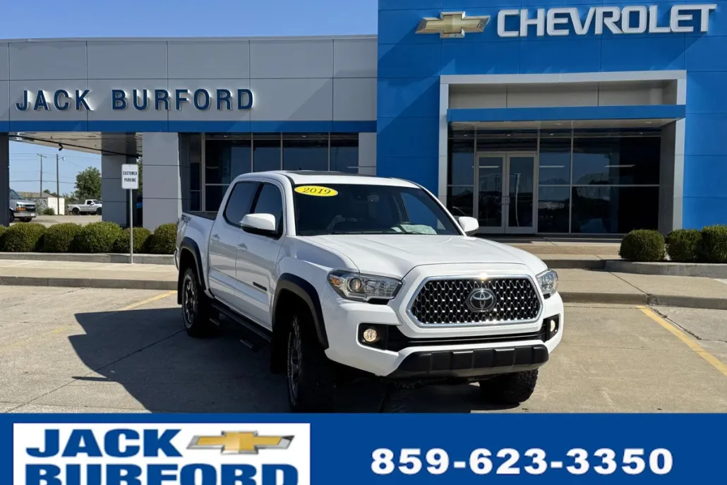 2019 Toyota Tacoma SR photo 1