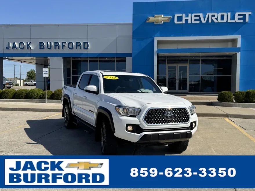 2019 Toyota Tacoma SR photo 1