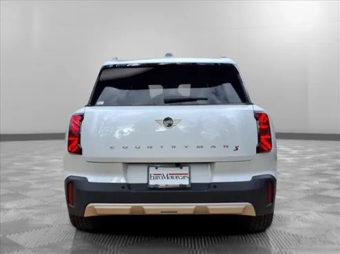 2025 Mini Countryman Iconic photo 4