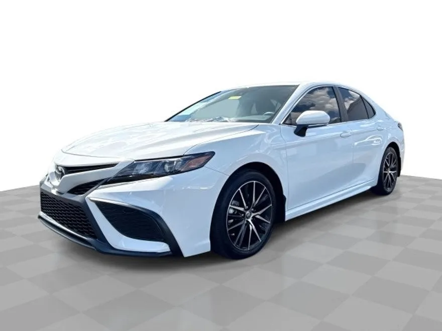2024 Toyota Camry SE photo 1