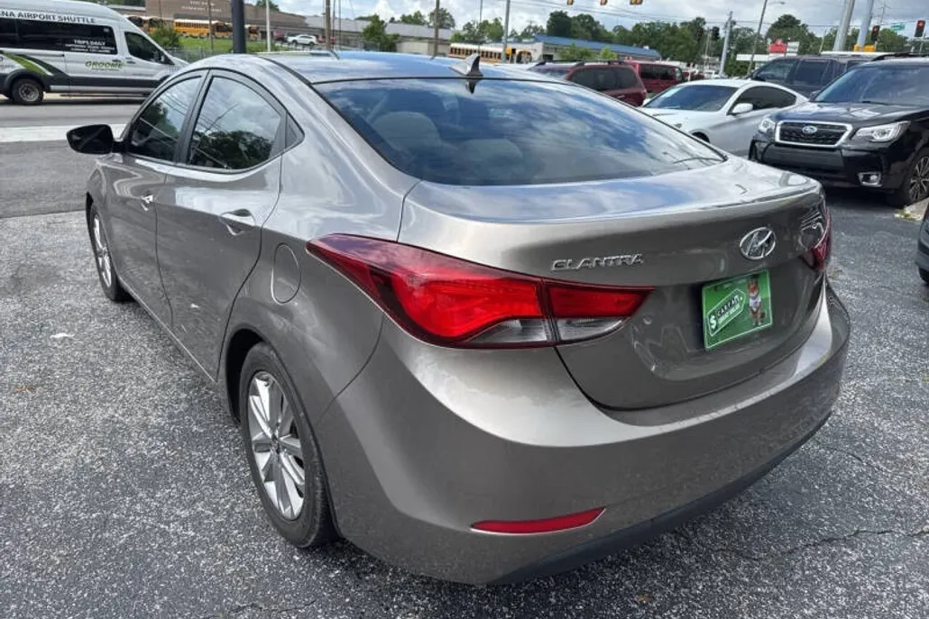 2015 Hyundai Elantra SE photo 1