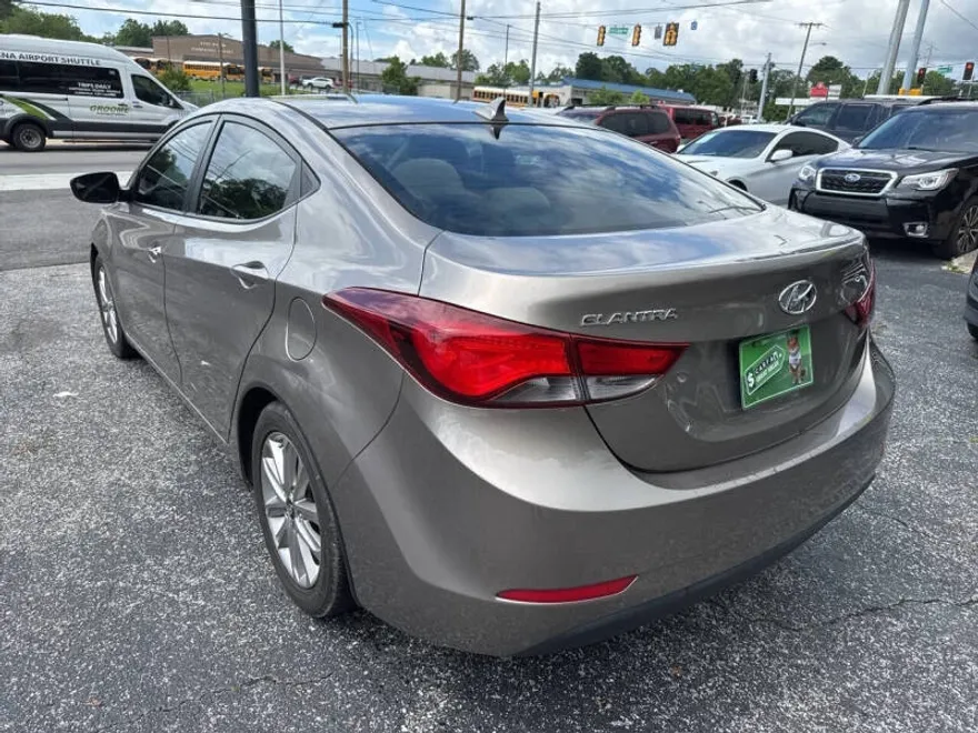 2015 Hyundai Elantra SE photo 1
