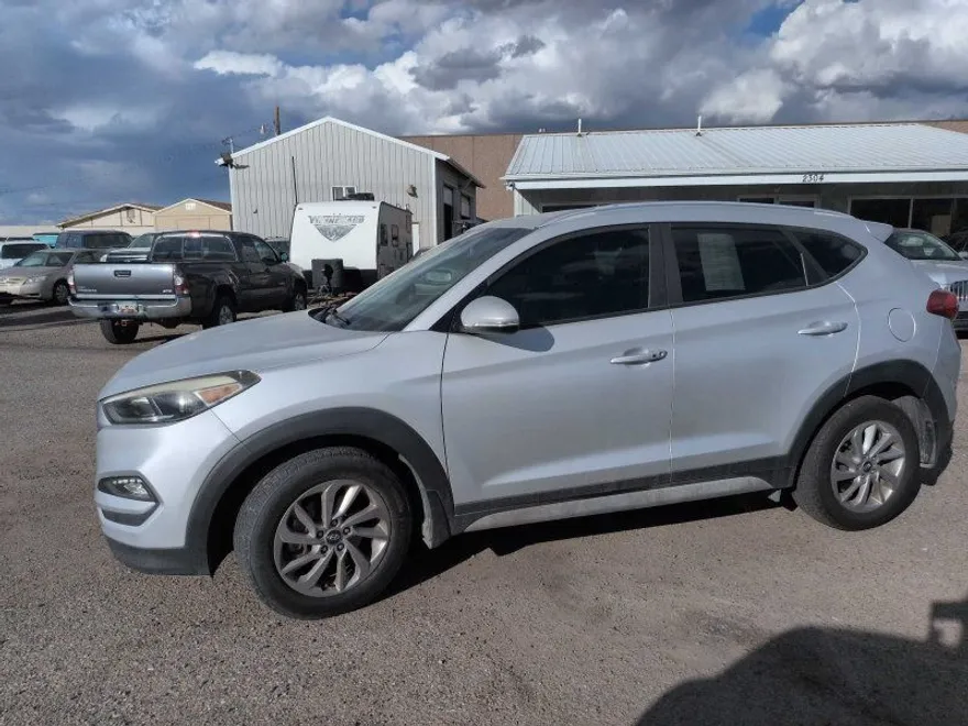 2017 Hyundai Tucson SE Plus photo 1