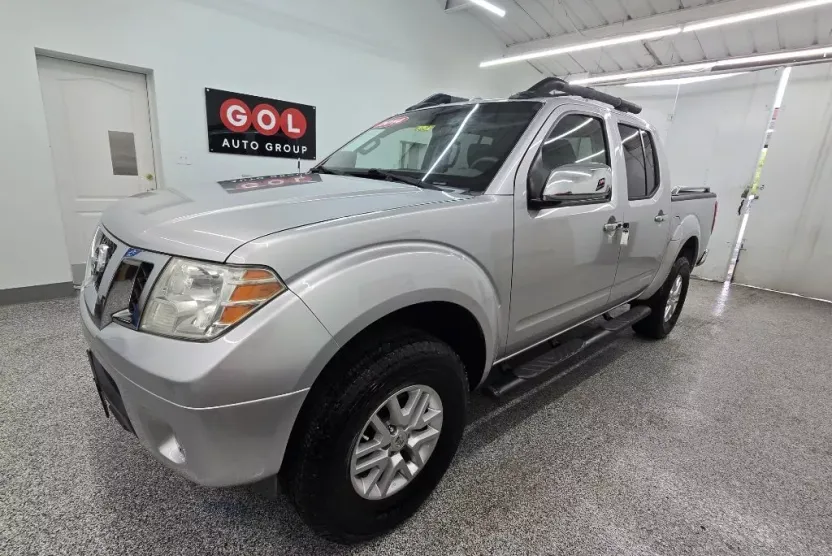 2014 Nissan Frontier S Crew Cab photo 1