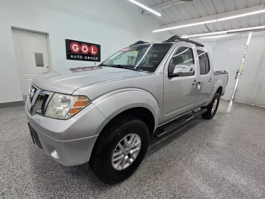 2014 Nissan Frontier S Crew Cab photo 1