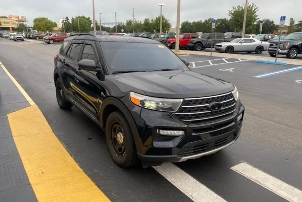2020 Ford Explorer XLT photo 1