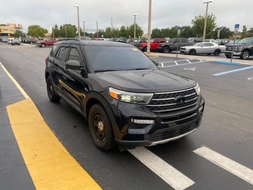 2020 Ford Explorer XLT photo 1