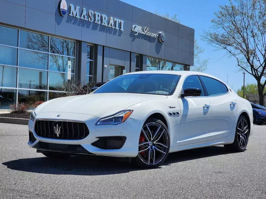 2024 Maserati Quattroporte Modena photo 1