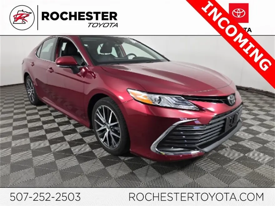 2022 Toyota Camry XLE photo 1