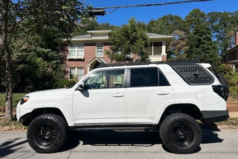 2015 Toyota 4Runner SR5 photo 1