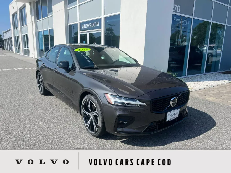 2025 Volvo S60 B5 Core photo 1