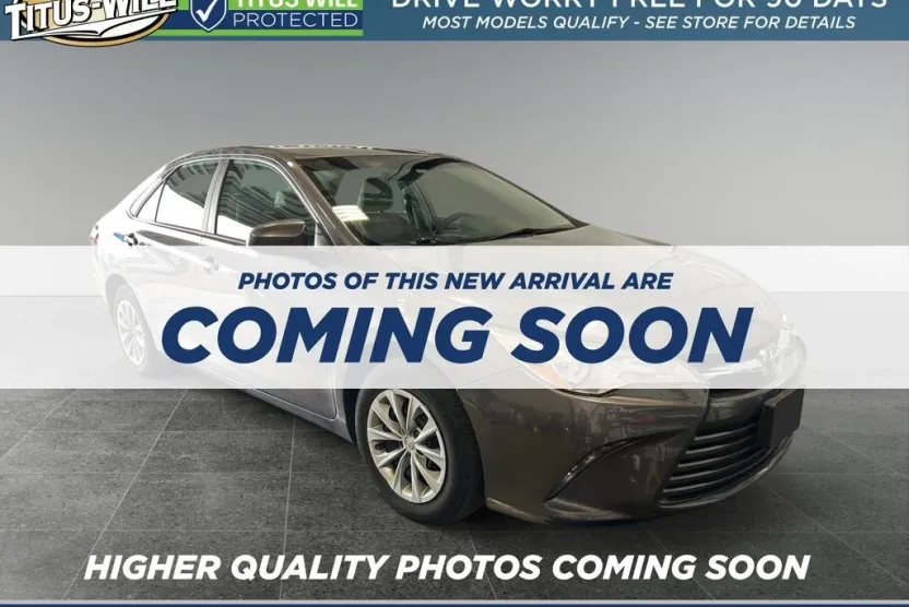 2016 Toyota Camry XLE photo 1