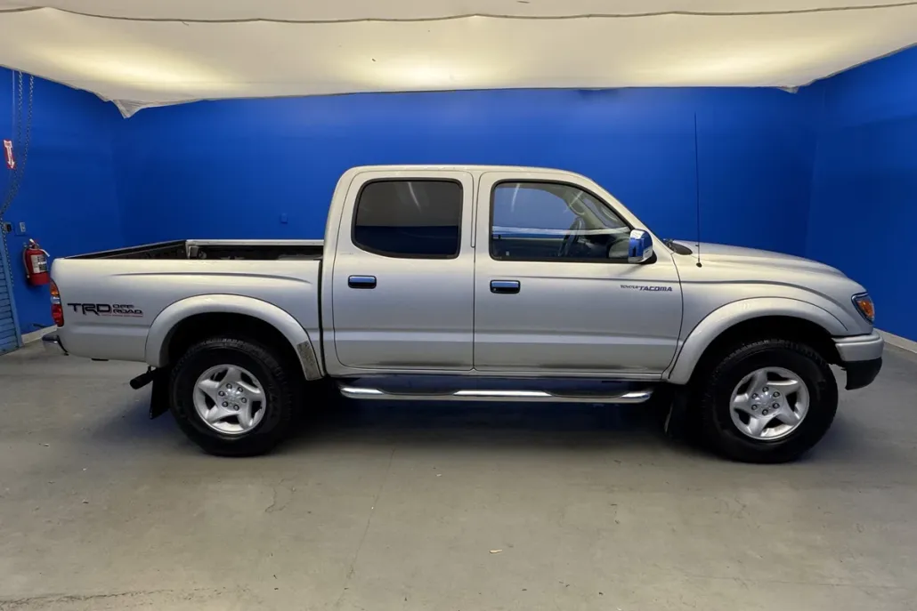 2002 Toyota Tacoma PreRunner V6 photo 1