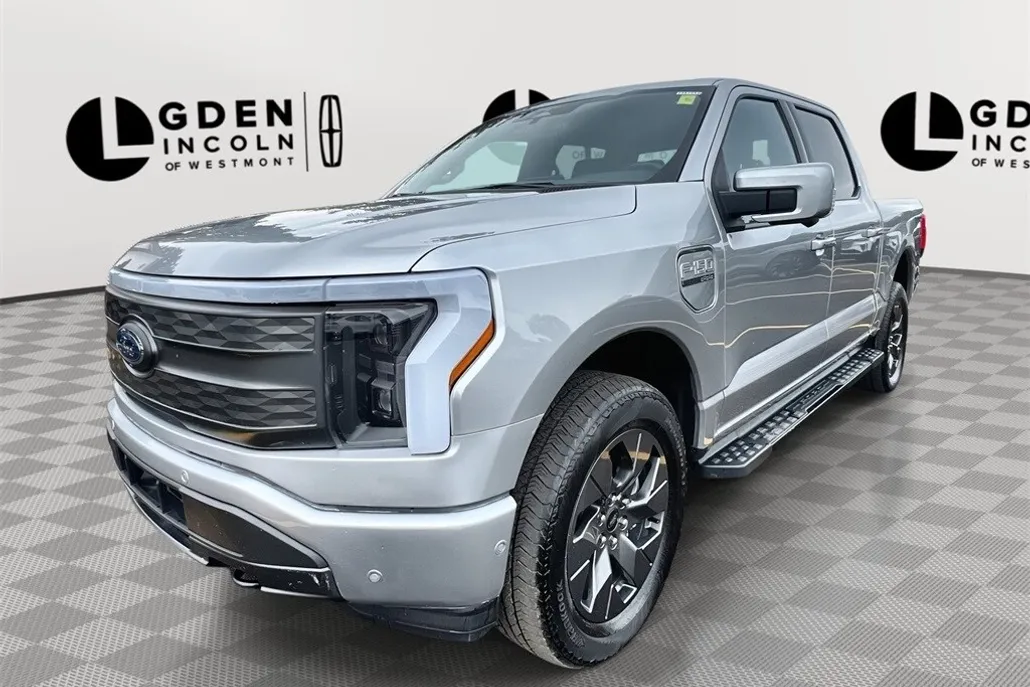 2023 Ford F-150 Lightning Lariat photo 1