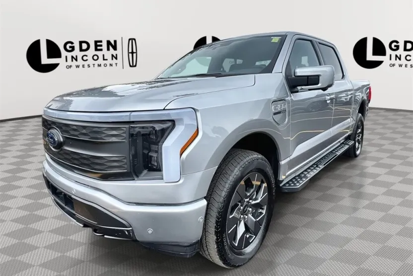 2023 Ford F-150 Lightning Lariat photo 1