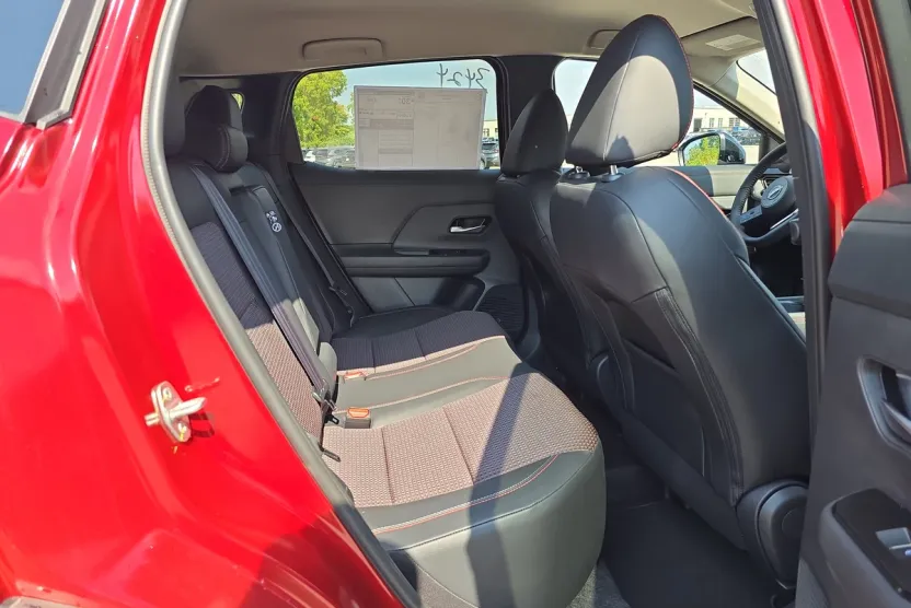 2026 Nissan Kicks SR photo 1